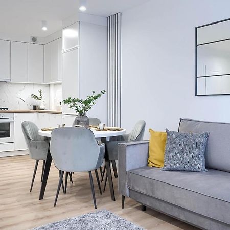 ורשה Corolla Apartments Solidarnosci 96 מראה חיצוני תמונה