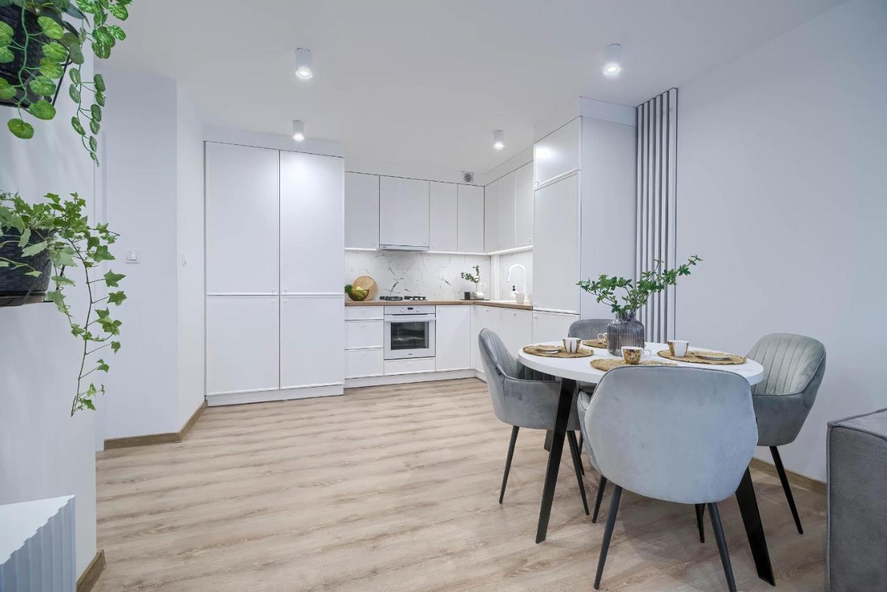 ורשה Corolla Apartments Solidarnosci 96 מראה חיצוני תמונה